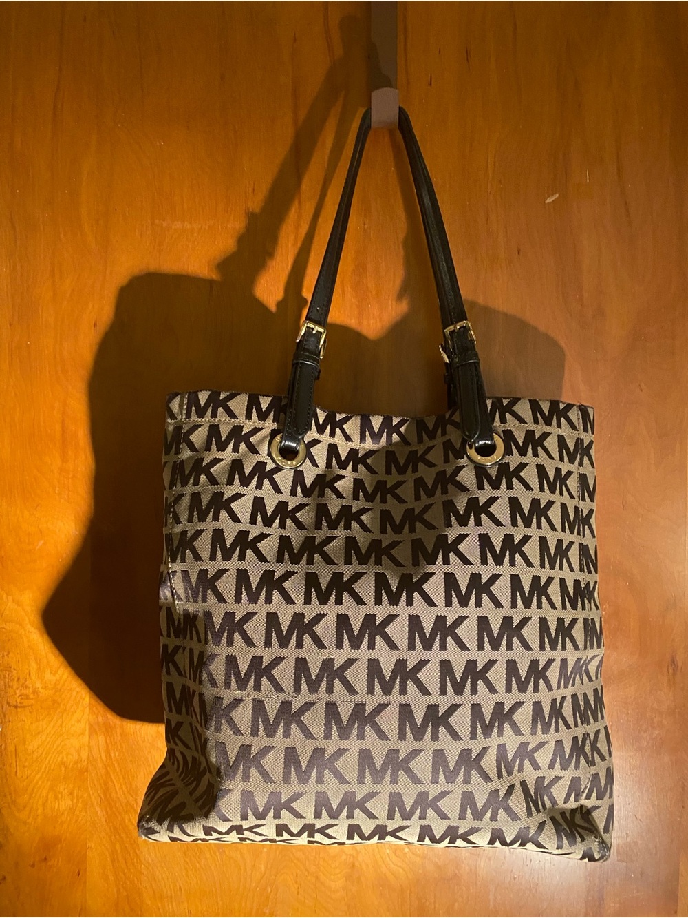 Michael Kors Jet Set Signature Monogram Tote Bag.